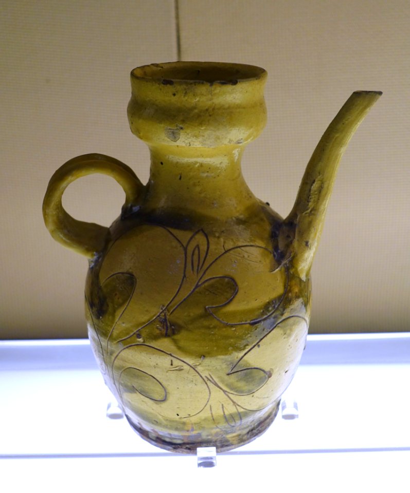 Ewer with incised decoration, China, Liulichang kiln, unearthed from Liulichang Kiln, Chengdu, Song dynasty, 960-1279 AD, blue-glazed ceramic - Sichuan Provincial Museum - Chengdu, China - DSC04204