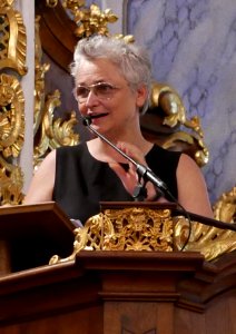 Evelyn Fink Mennel Glatt und Verkehrt Musikwerkstatt Reprisen 2019 (cropped)