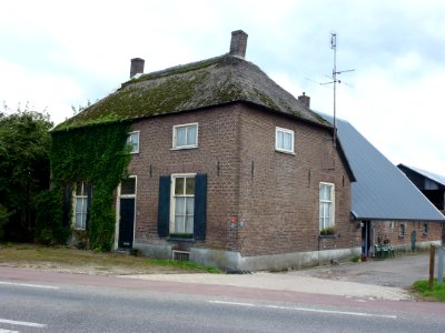 Ewijk (Beuningen, Gld) boerderij van Heemstraweg 31 rechts voor