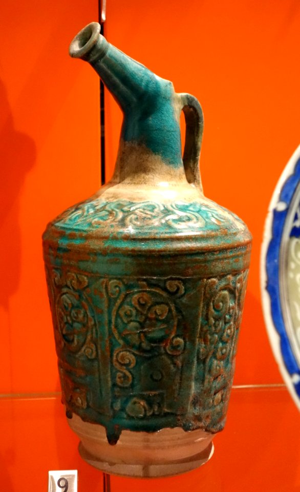 Ewer with carved Kufic inscription 'Wealth!', Iran, 11th-12th century, glazed stonepaste - Royal Ontario Museum - DSC04656