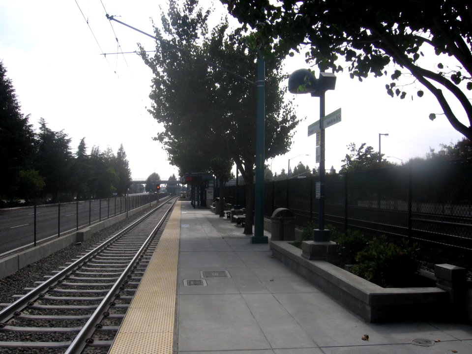 Evelyn VTA station 1080 08