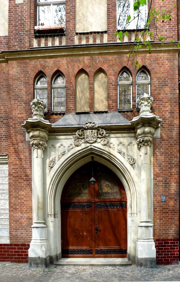 Evangelisch-methodistische Christus-Kirche (Berlin-Kreuzberg) Portal