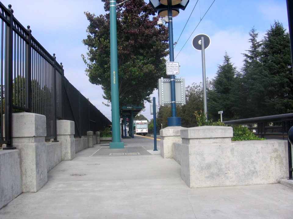 Evelyn VTA station 1076 04