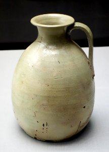 Ewer with handle, Sanage ware, Heian period, 10th century, green glaze - Tokyo National Museum - DSC05224