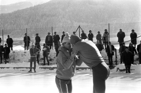 Europese kampioenschappen Schaatsen te Innsbruck. Schenk en Pfrommer na 10.000m, Bestanddeelnr 923-1871