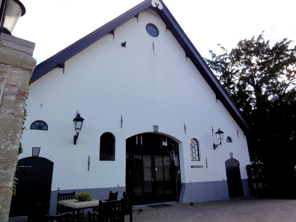 Ewijk (Beuningen) Rijksmonument 520286 een der schuren Slot Doddendaal