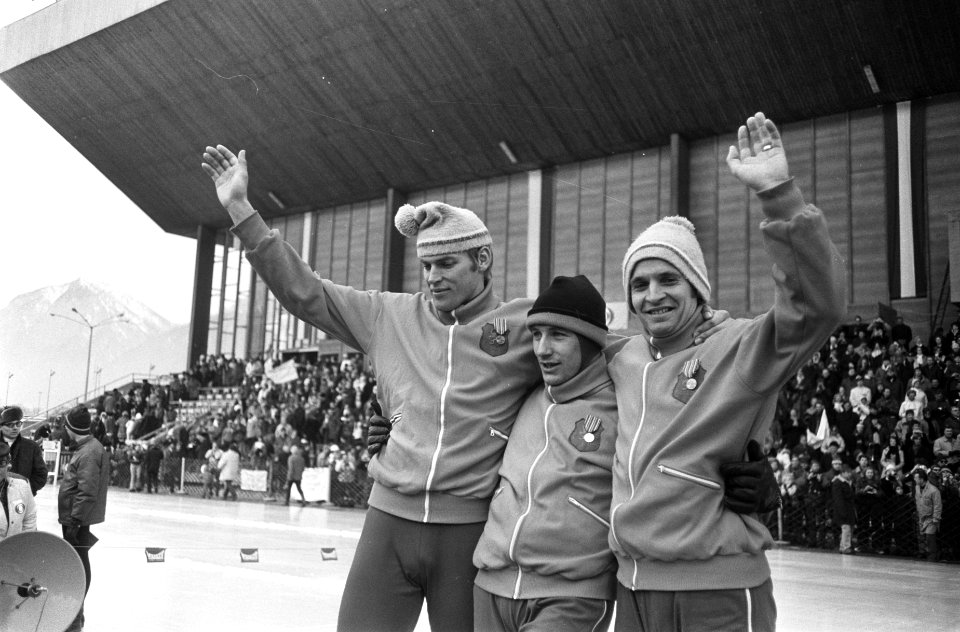 Europese kampioenschappen Schaatsen te Innsbruck. Huldiging 500m. Ard Schenk (2e, Bestanddeelnr 923-1858