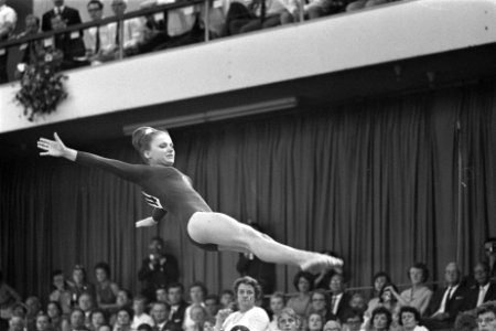 Europese turnkampioenschappen, nummer 13 en 14 Erika Zuchhold, Bestanddeelnr 920-3576
