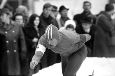 Europese kampioenschappen Schaatsen te Innsbruck. Ard Schenk in aktie, zie ook 2, Bestanddeelnr 923-1857