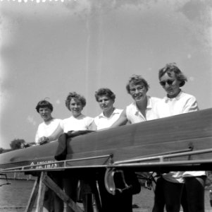Europese roeikampioenschappen voor dames te Duisburg. V.l.n.r. mej. A. van de Ko, Bestanddeelnr 908-8884