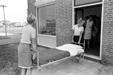 Europese Zwemkampioenschappen, Cobi Sikkens, Mirjam van Hemert en Klenie Bimolt , Bestanddeelnr 919-4602