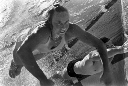 Europese Zwemkampioenschappen, Gretta Kok en Arthur van Oost onderwater gefotogr, Bestanddeelnr 919-4606