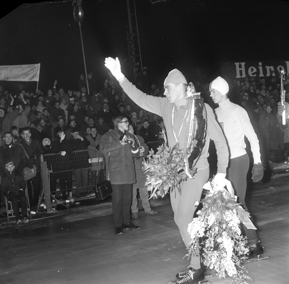 Europese Schaatskampioenschappen te Deventer, Ard Schenk rijdt zijn ereronde, Bestanddeelnr 918-7079