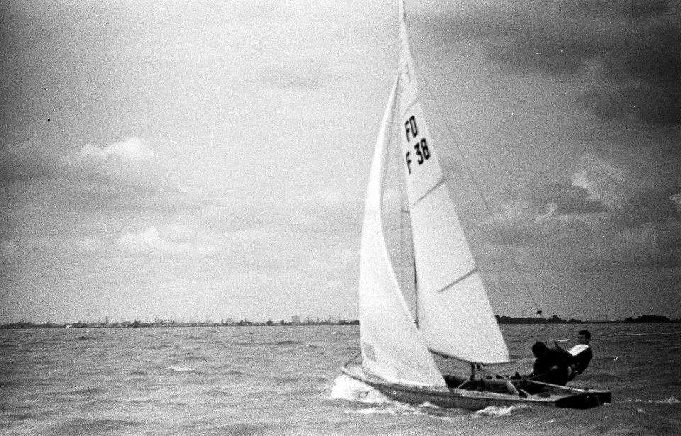 Europese kampioenschappen Flying Dutchman op Zuiderzee F 38 , JM Auclair, Bestanddeelnr 914-1877