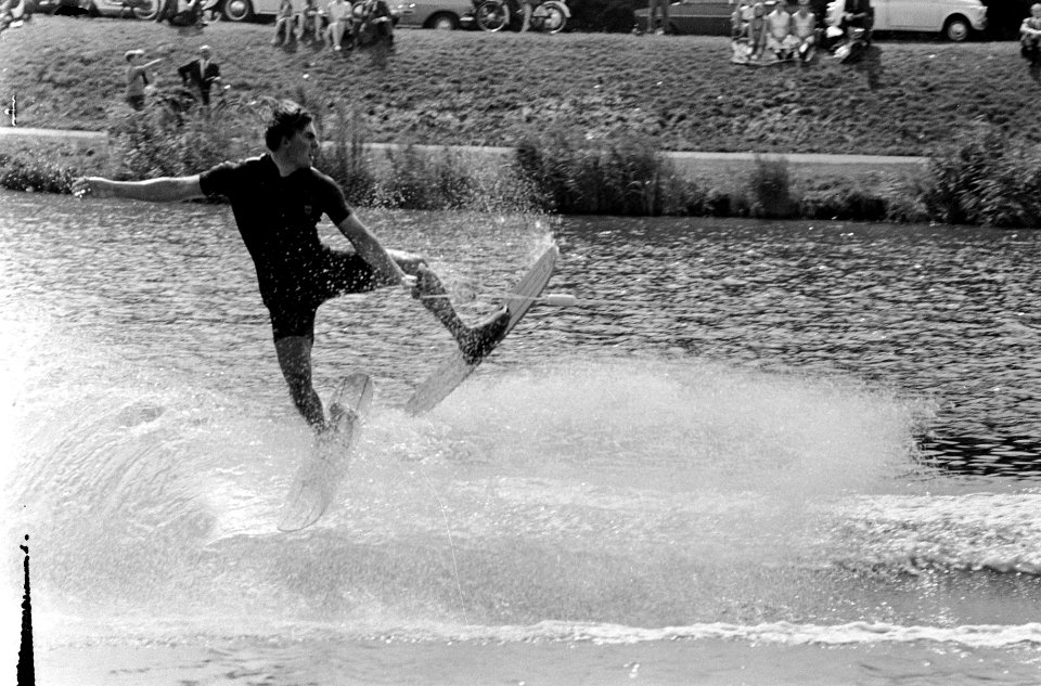 Europese Waterskikampioenschappen op de Bosbaan. De Fransman Christian Raisin in, Bestanddeelnr 920-5883