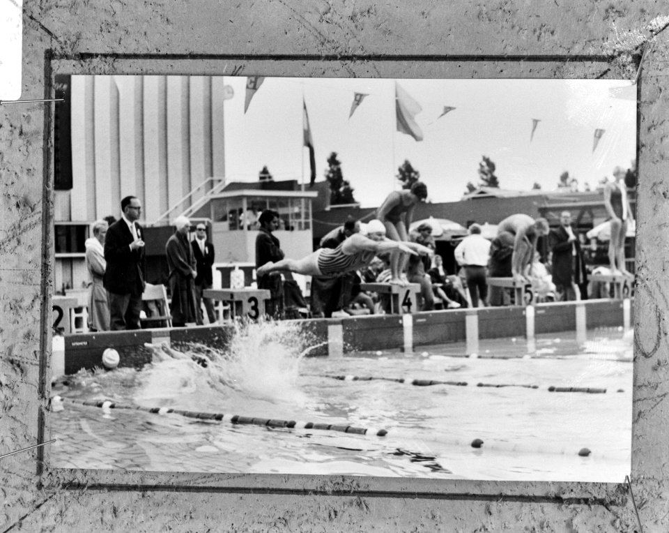 Europese Zwemkampioenschappen, 4 x 100 meter wisselslag dames, Ada Kok baan drie, Bestanddeelnr 919-4845