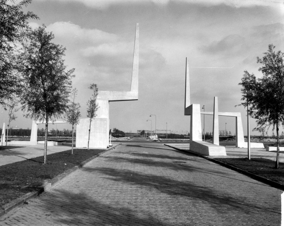 Excursie Tuindorp Osdorp, ingang sportpark Ookmeer, Bestanddeelnr 917-0279
