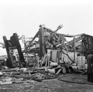 Explosie te Dordrecht bij chemische fabriek, overzicht ravage, Bestanddeelnr 918-6307
