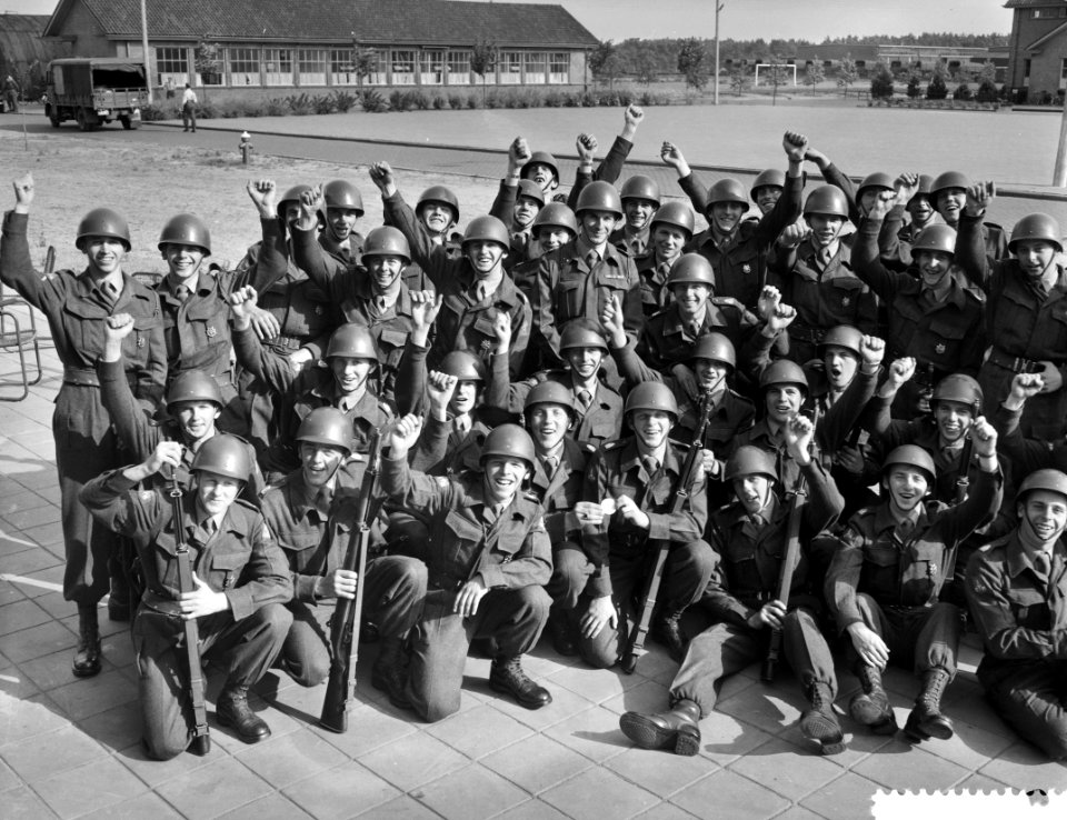 Excercitiewedstrijden van de Landmacht in de Simon Stevinkazerne te Ede, het win, Bestanddeelnr 910-3715