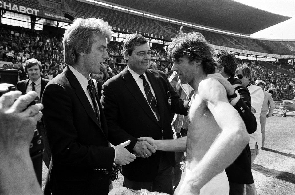 Excelsior - Ajax 2-2, laatste competitiewedstrijd, Ajax kampioen Ruud Krol word, Bestanddeelnr 930-8225