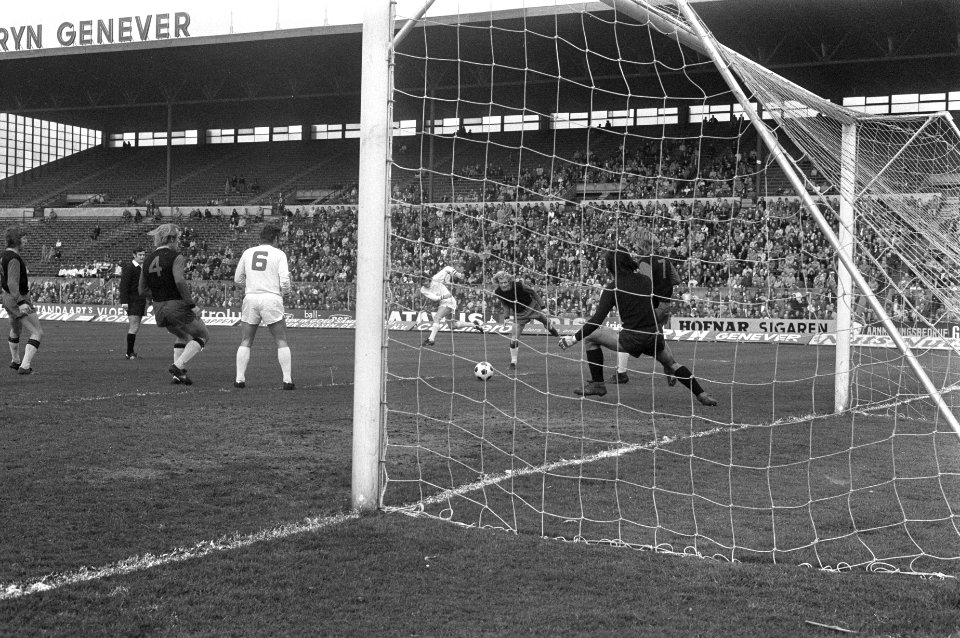Excelsior tegen Feyenoord 1-6, eerste doelpunt voor Feyenoord, Bestanddeelnr 926-3117