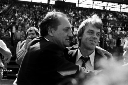Excelsior tegen Ajax 2-2, laatste competitiewedstrijd, Ajax kampioen Bobby Haar, Bestanddeelnr 930-8226