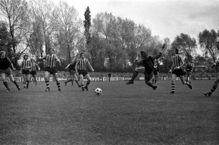 Excelsior tegen Vitesse 5-1 (Excelsior kampioen), Bassant scoort (Excelsior), Bestanddeelnr 927-1869