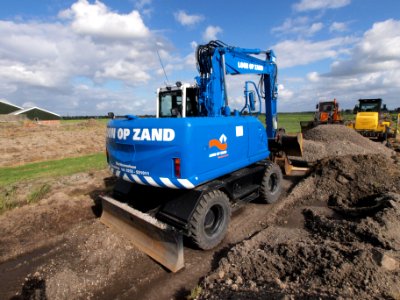 Excavator owned by Loon op Zand pic1