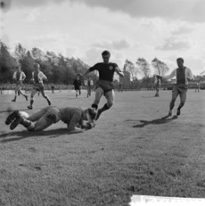 Excelsior tegen Eindhoven 3-1 Henk Schoutens in actie, Bestanddeelnr 915-6030