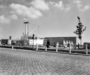 Exterieur van de Havenvakschool in Rotterdam dat door Minister Cals op 24 septem, Bestanddeelnr 910-6248