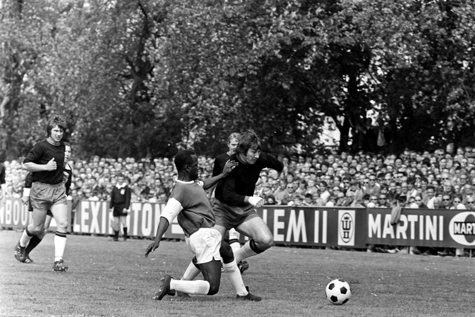 Excelsior tegen Elinkwijk 3-1 Excelsior naar ere-divisie, Bestanddeelnr 923-5615