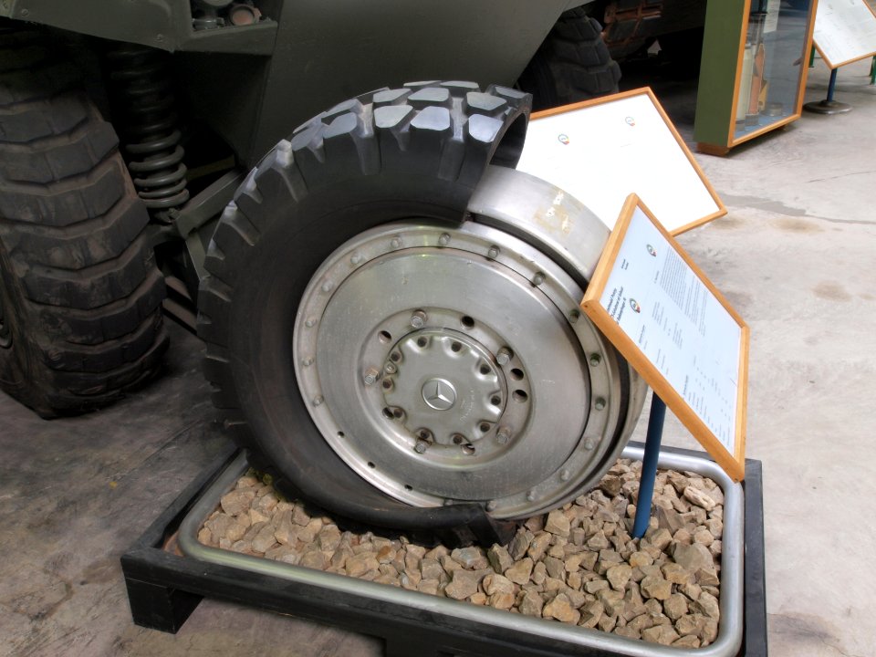 EXF 8x8 Radkampfwagen 90 pic9