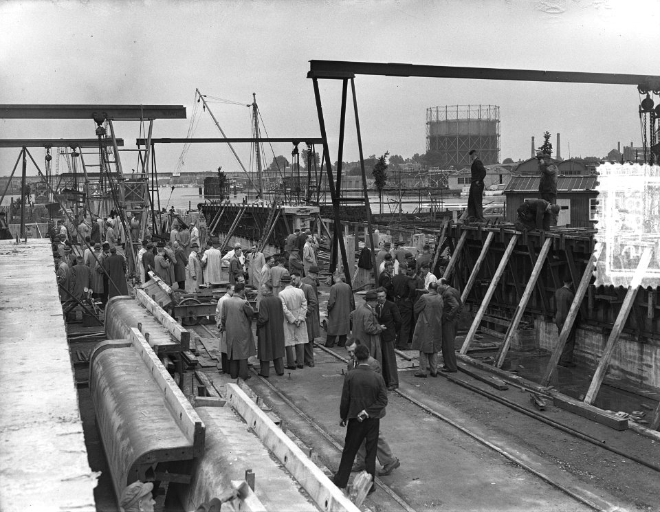 Excursie van 250 ingenieurs bij nieuwe Amstelbrug. Ingenieurs bezichtigen de bru, Bestanddeelnr 905-7882