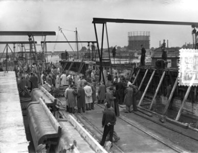 Excursie van 250 ingenieurs bij nieuwe Amstelbrug. Ingenieurs bezichtigen de bru, Bestanddeelnr 905-7882