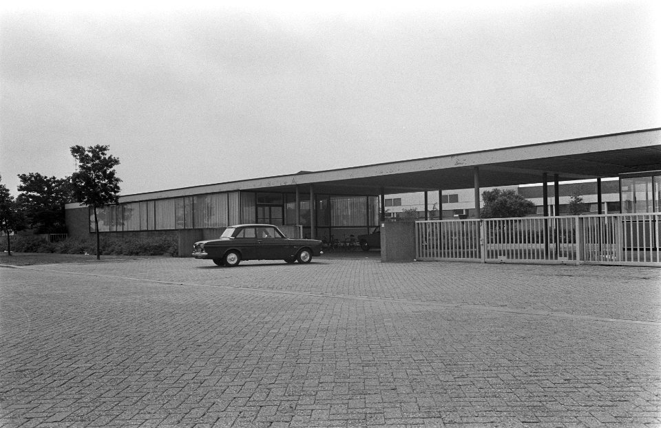Exterieur van de Spandon fabriek in Tilburg, toegangshek tot het bedrijfsterrein, Bestanddeelnr 923-6340