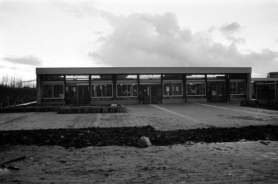 Exterieur van de school, Bestanddeelnr 926-8524