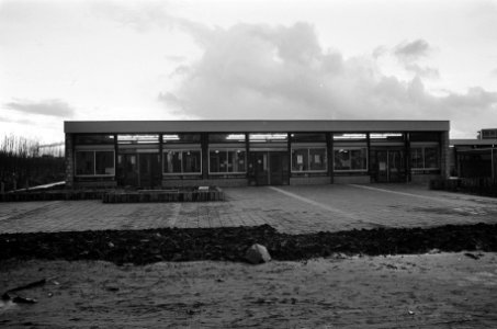 Exterieur van de school, Bestanddeelnr 926-8524