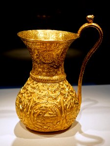 Ewer inscribed with name and titles of Abu Mansur Izz al-Amir al-Bakhtiyar ibn Muizz al-Dawla, view 3, Buyid period, Iran, 3rd quarter of 10th century AD, gold - Arthur M. Sackler Gallery - DSC05090