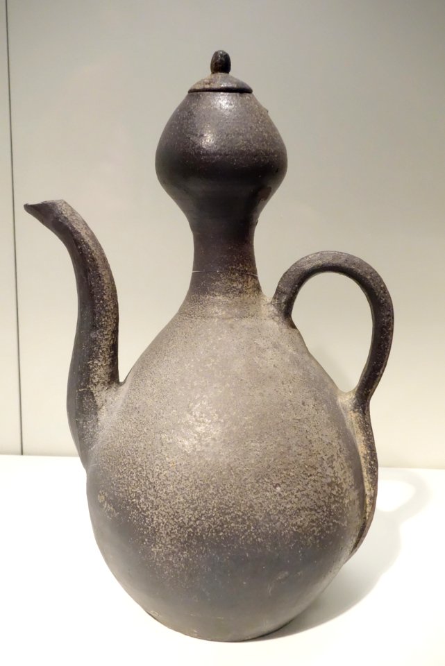 Ewer in the shape of a gourd, Korea, Goryeo dynasty, approx. 1100 AD, stoneware - Asian Art Museum of San Francisco - DSC01423
