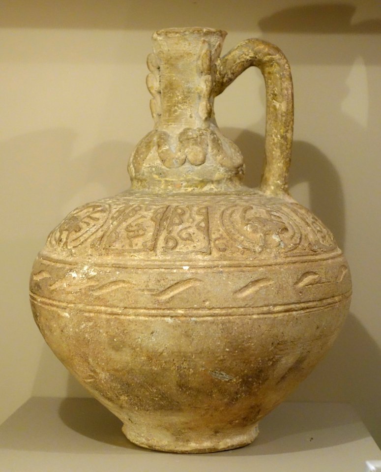 Ewer, Seljuk dynasty, 13th century AD, earthenware - Huntington Museum of Art - DSC04966
