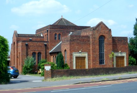 Ewell United Reformed Church, London Road, Ewell (July 2013) (1)