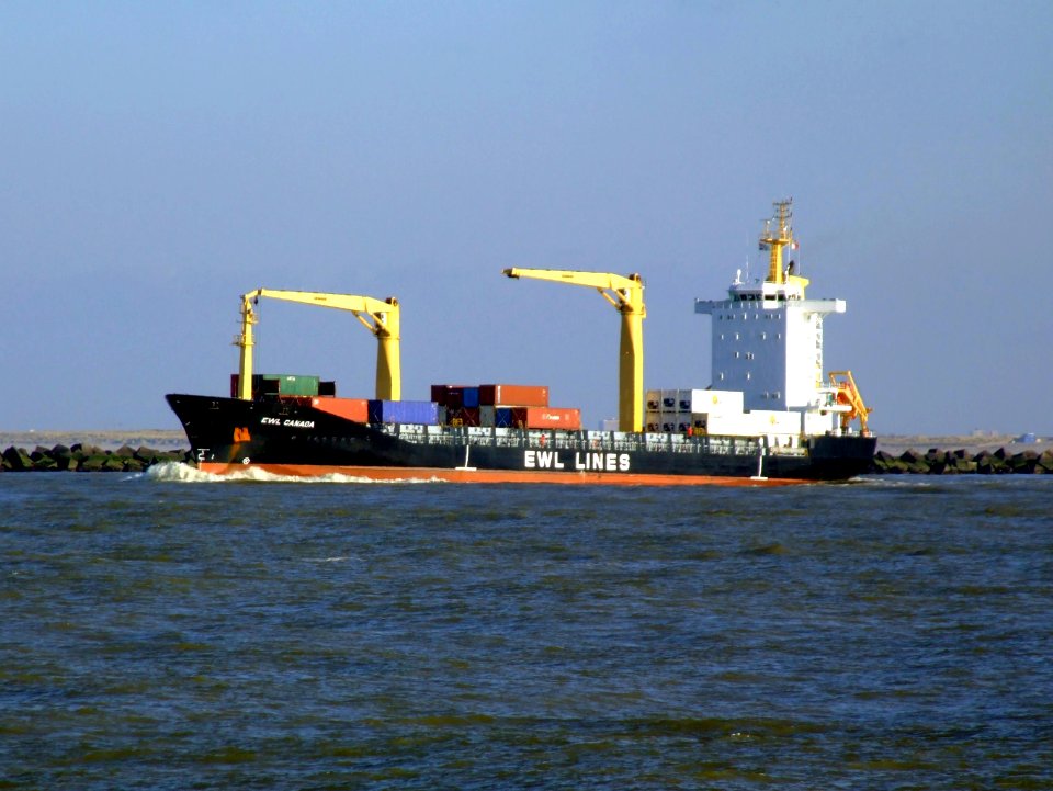 EWL Canada - IMO 9235610 - Callsign V2BD8 leaving Port of Rotterdam 25-Jan-2007