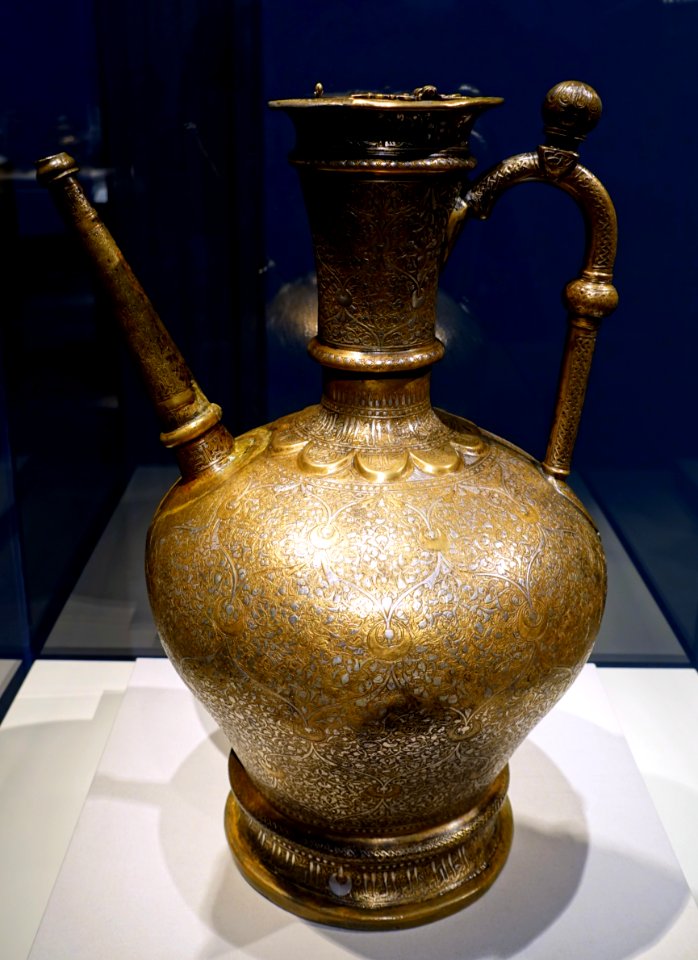 Ewer, Mosul, Iraq, June-July 1232 AD, Ramadan AH 629, brass with silver inlay - Freer Gallery of Art - DSC04607