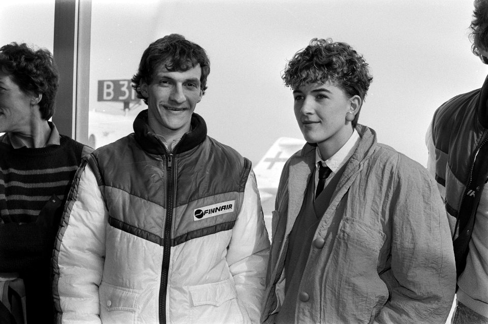 Evert van Benthem naar Finland voor marathonwedstrijd Evert van Benthem met zij, Bestanddeelnr 933-2488