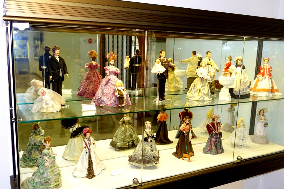 Exhibit case - Museu do Traje - Portugal dos Pequenitos - Coimbra, Portugal - DSC09475