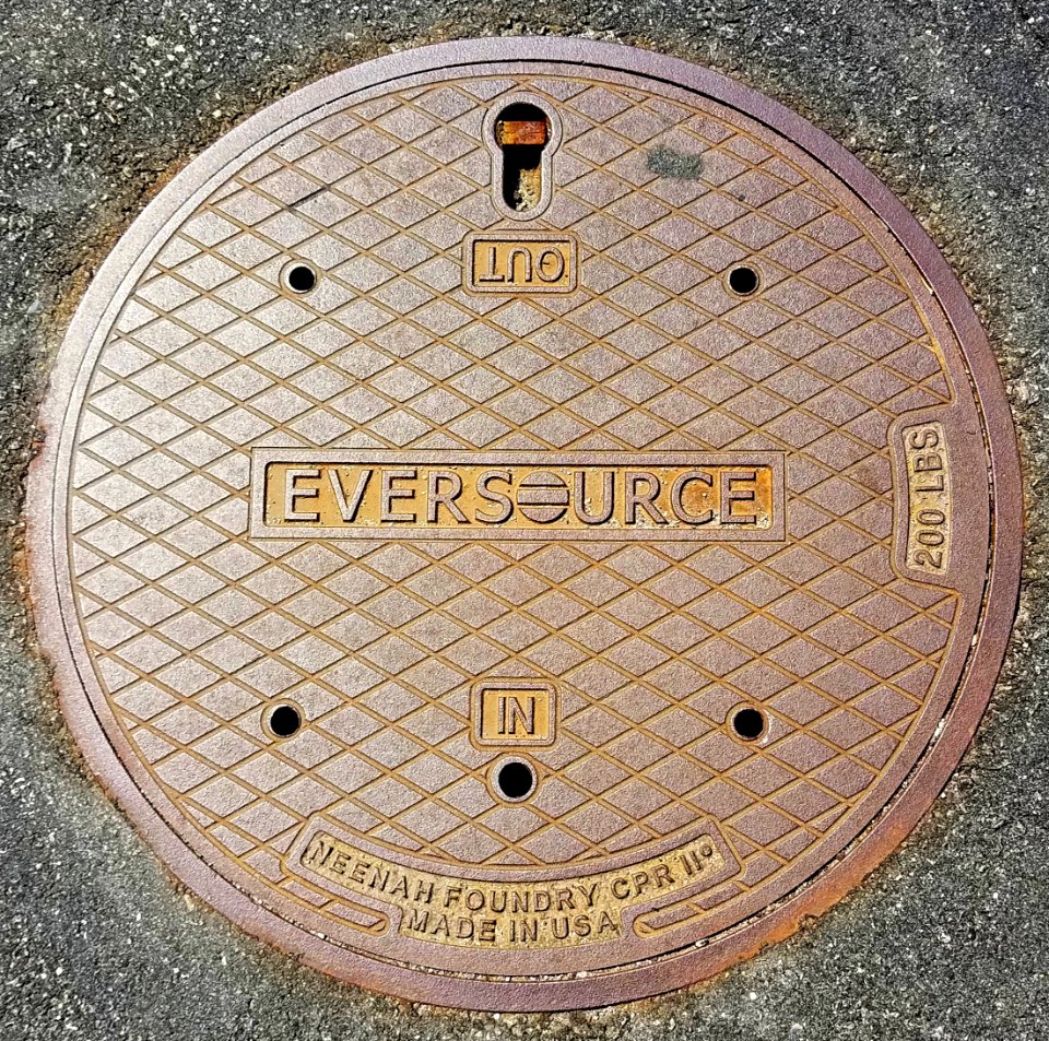 Eversource, In Out, Neenah Foundry 200 lbs - Arlington, MA - 20200704 100930