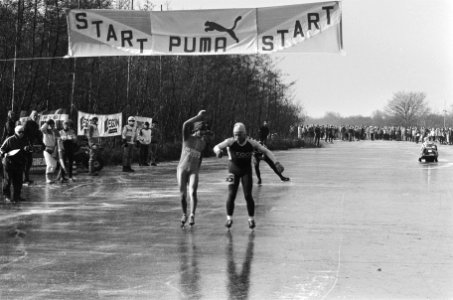 Evert van Benthem juicht, Henri Ruitenberg wint (100 km. marathon), Bestanddeelnr 933-5666