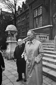 Ex-koning Leopold III van Belgie bezoekt Koninklijk Instituut van de Tropen, Bestanddeelnr 919-0182