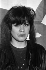 Fay Lovsky, Bestanddeelnr 931-8875