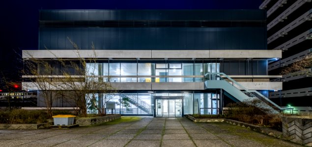 F-Bau (Isotopenlabor) Uni Tübingen bei Nacht